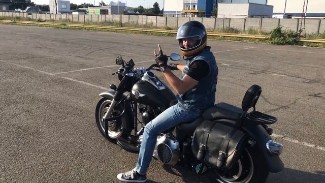 Harley-Davison, Fat Boy, мотошкола One Road School, курс «Нас не догонят» смотреть онлайн