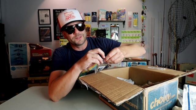 Angler scores CLASSIC BASS LURES from the '80s & '90s!!! смотреть онлайн