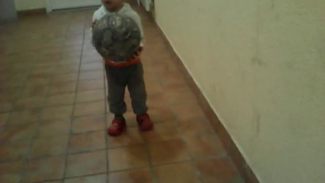 я показываю 2 финта плюс неудачные кадры с маленьким милашкой смотреть онлайн