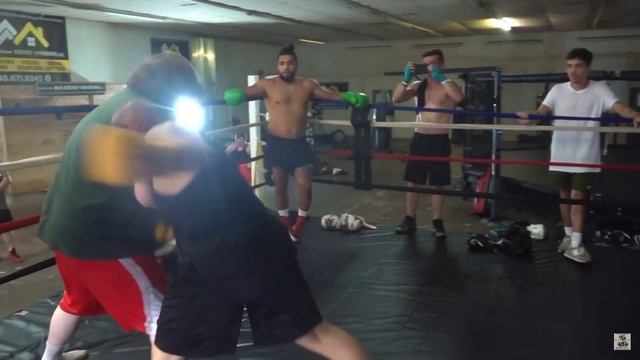 300 Pound Bully Gets DESTROYED In A Vicious Shark Tank Beating смотреть онлайн