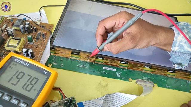 Live Panel Voltage Measurements смотреть онлайн