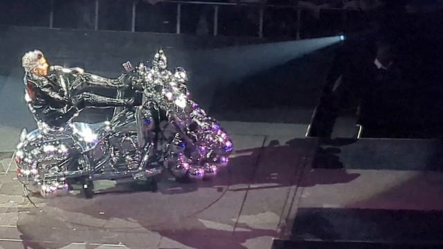 Queen w/Adam Lambert Chase Center November 8, 2023 смотреть онлайн