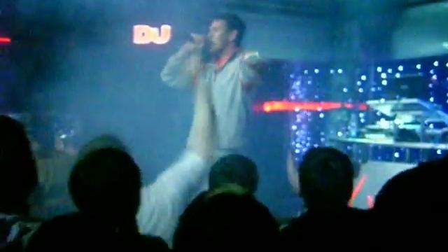 Loc - Dog - До небес (Live 21.03.10, Киев) смотреть онлайн