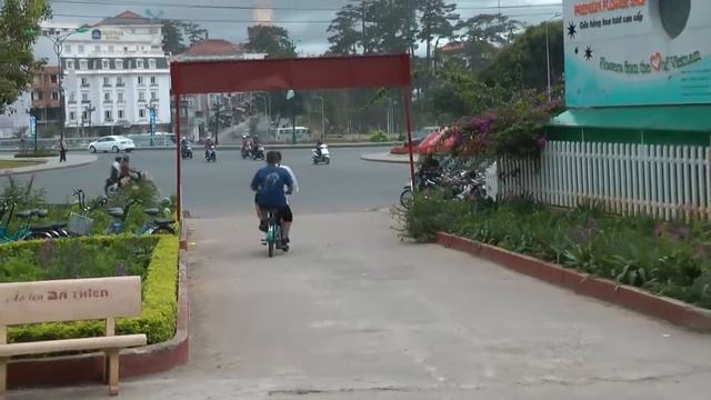 Велосипед в Далате Вьетнам смотреть онлайн