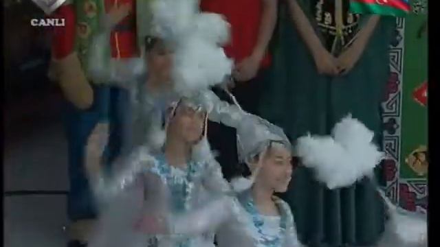 "Kustar" qazax reqsi.Reqsin qurulusu Lala xanim Ibragimova смотреть онлайн