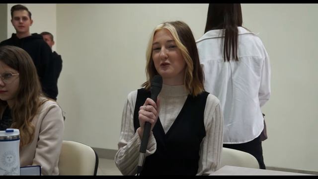 Приемная кампания 2022 - Интервью у учащихся профильных классов педагогической направленности смотреть онлайн