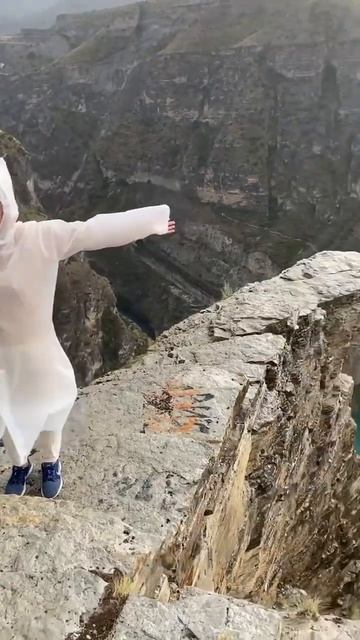 «Язык тролля» у второй по величине плотине в России смотреть онлайн