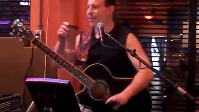 Lefty (From Luvkrazy) Solo Acoustic смотреть онлайн
