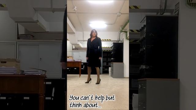Secretary’s Sexy Surprise смотреть онлайн