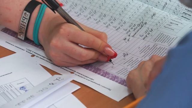 ВРУЧЕНИЕ АТТЕСТАТОВ (Ульяна 9 Класс) смотреть онлайн