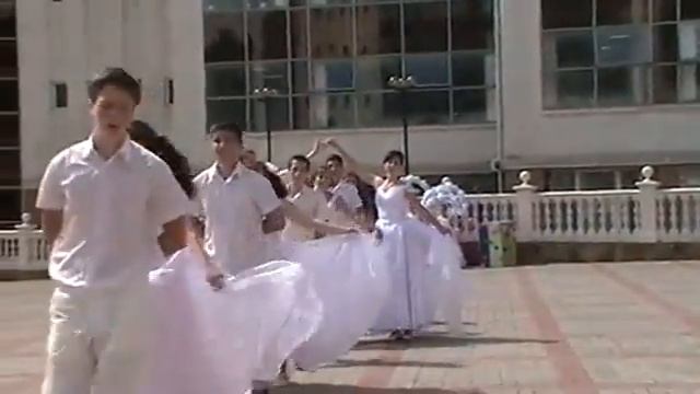 Вальс 11класса 2013 года. Артековская школа