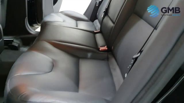 VOLVO XC60 2 4 D5 SE LUX NAV AWD 5d 217 BHP