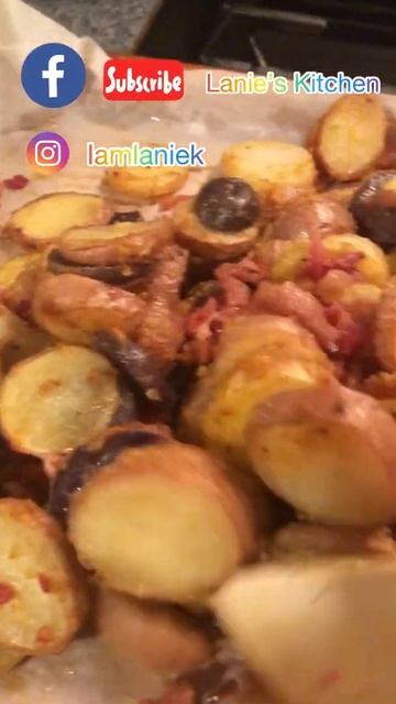 Roasted Small Multi Colored Potatoes With Bacon Crumbles | #Shorts | Lanie’s Kitchen смотреть онлайн