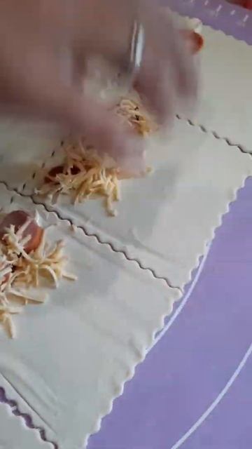 У Вас есть 1 сосиска и 100 гр.сыра?Готовьте вкусняшку😋 смотреть онлайн