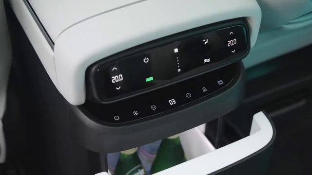 Xpeng X9 Electric MPV Debuts In China смотреть онлайн