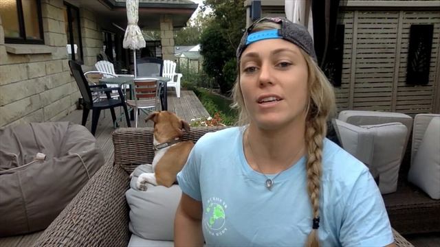 Michelle Montague MMA VLOG 2 - My Gran Has The BADDEST Face-Off Skills смотреть онлайн