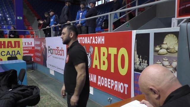 Процедура взвешивания борцов, СКФО до 92 кг, юноши до 18 лет. смотреть онлайн