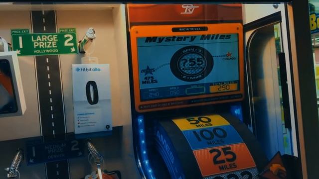 The guy won an Apple iPhone X in an arcade game. смотреть онлайн