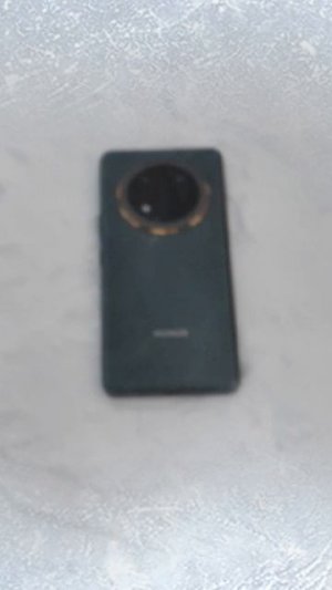 НОВЕНЬКИЙ СМАРТФОН НЕ ПОДДАЁТСЯ ........