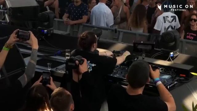 wAFF play "Davide Mentesana - Pussy" at Music On Festival in Amsterdam смотреть онлайн