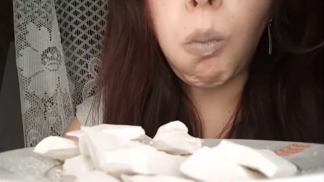 ASMR Chalk, Ем Мел сухой хруст/глотаю всё 🤤 смотреть онлайн