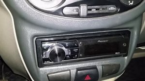 Щелчки в динамиках от усилителя .