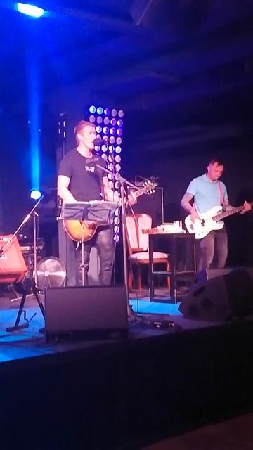 Алексей Хомчик и группа Ирония судьбы 18.06.2021, по моему это был их первый сет 💛🧡💚💙💜 смотреть онлайн