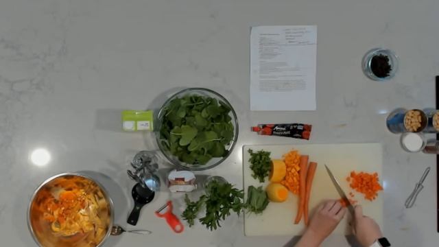 Cooking Demo: Minestrone soup and squash muffins смотреть онлайн