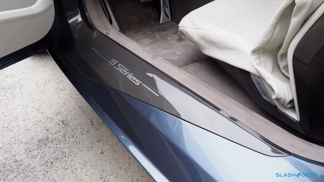 EXCLUSIVE: BMW 8 Series Concept walkthrough and I got to drive off... смотреть онлайн