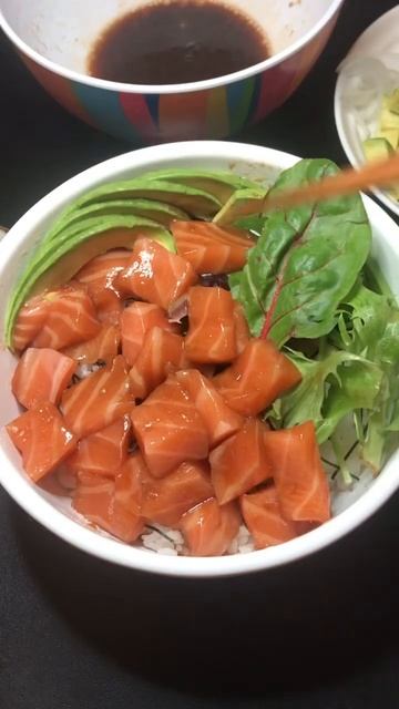 Salmon Avocado Poke with Soy Sauce 2tbsp Mirin 1tbsp Sesame Oil 1tsp Garlic Paste Yuzu Sugar 1tsp смотреть онлайн