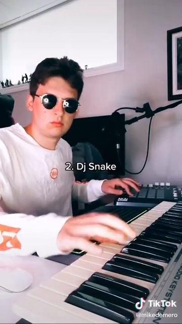 What if "MAMACITA" was made by (Calvin Harris, Dj Snake and Alan Walker) - Mike Demero смотреть онлайн