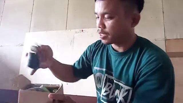 Unboxing senter kepala High Power Headlamp 3 X CREE T6 смотреть онлайн