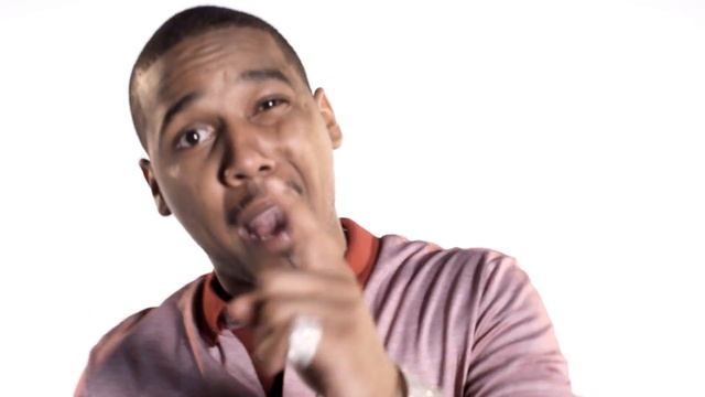 Lloyd Banks - 'Beamer. Benz. Or Bentley' feat. Juelz Santana Official Music Video смотреть онлайн
