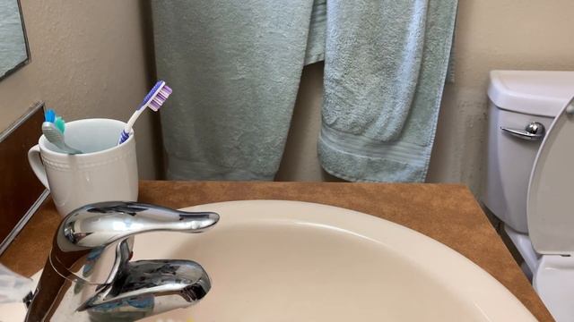 Colgate Extra Clean Full Head Toothbrush смотреть онлайн