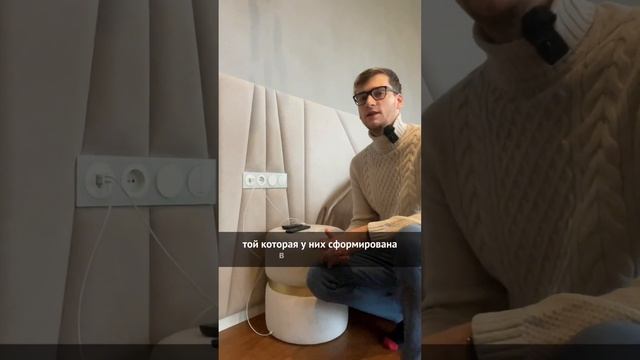 Мастер-спальня в коттедже. Серый в интерьере спальни смотреть онлайн