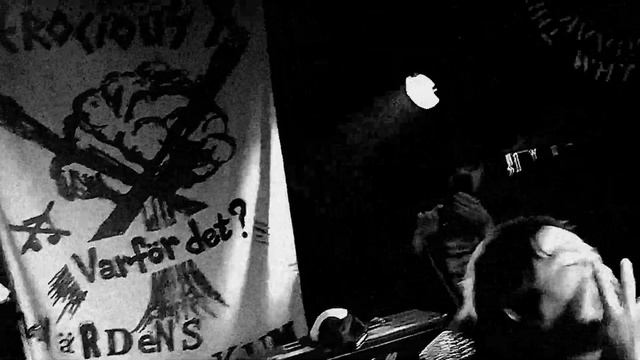 RADIOACTIVE"DEBUT GIG!! 2018" at OSAKA, First Track!! war must disarm смотреть онлайн