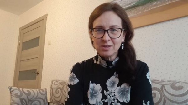 О фильме "Миссис Харрис едет в Париж"