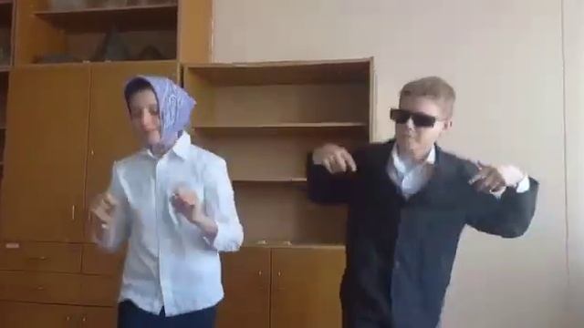 ШОК, ШКОЛЬНИКИ СНЯЛИ КАРИКАТУРУ НА ИНСТАСАМКУ!!! смотреть онлайн