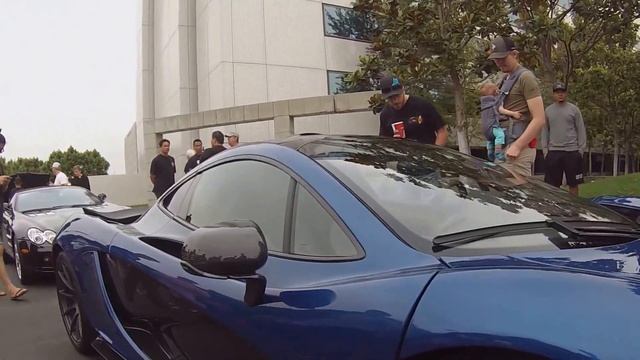 BMW M4, GTR, Mclaren P1 Walk Around смотреть онлайн