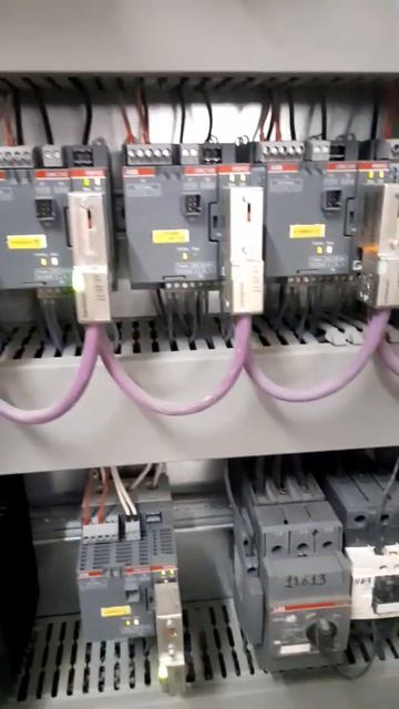 ABB Intelligent Motor controllers UMC100 looped in a profibus network смотреть онлайн