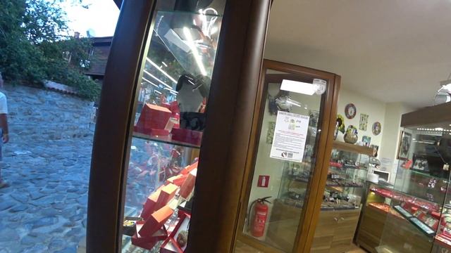 ВЛОГ:/Выбираем подарки/Сгорела на солнце/Жара сижу в номере смотреть онлайн