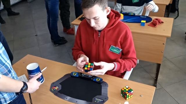 Novosibirsk Planetarium 2018 Rubik's cube round 1 attempt 5: 13.37 смотреть онлайн