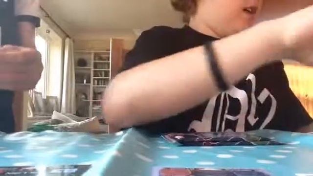 Opening 5 Packs Of NEW Hero Attax Series 2! смотреть онлайн