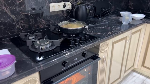 Приготовила много, на всех. Подарок смотреть онлайн