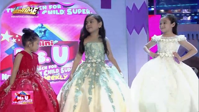Tiffany Lyn Kirkham is crowned as the Mini Ms. U of the week | It's Showtime Mini Miss U смотреть онлайн