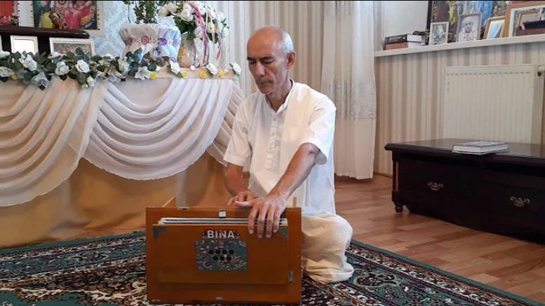 Бхакти Вигьяна Госвами. Об уходе Карабхаджана прабху (Керала). 27.01.25 смотреть онлайн