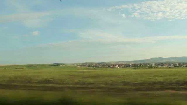 2015 06 11 едем в автобусе по Болгарии и экскурсовод рассказывает про трикотаж