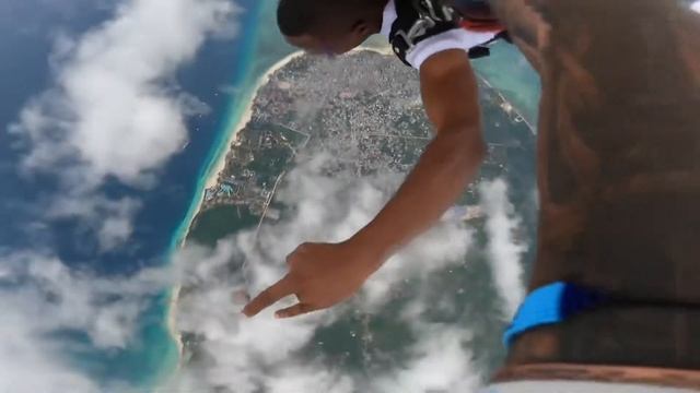 My first Jump in Skydiving Adventure, Tandem skydiving! @Skydivingzanzibar смотреть онлайн