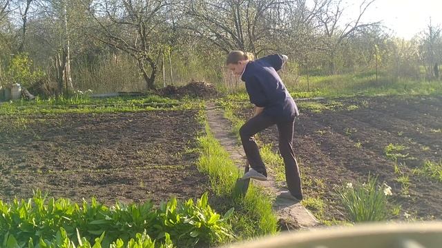 Весенние работы во дворе🌿/ Готовим Сосиски и Котлеты в Тесте!👍 смотреть онлайн