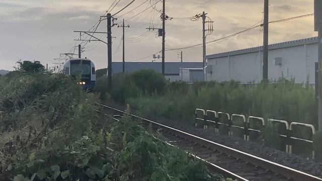17.09.2022 года. Экспресс маршута «Токио-Чощи» проезжает мимо города Йокощиба.